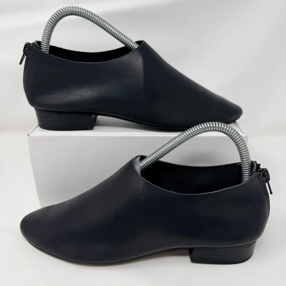 Chocolat Blu Emily Black Leather Pointed Toe Rear Zip Flats Womens 7.5 Fits 7